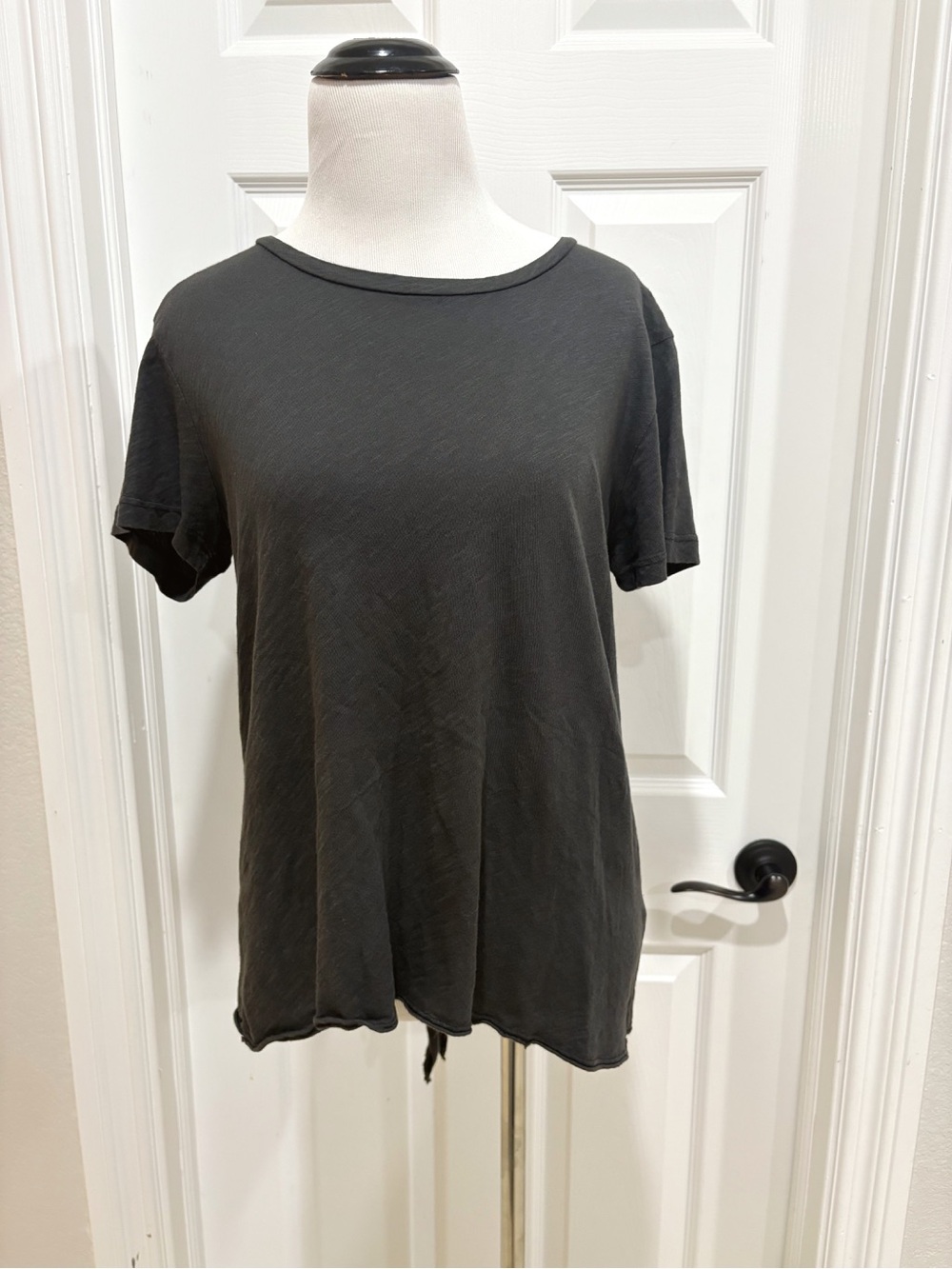 SUNDRY Grey Classic Short-Sleeve Peak a Boo Open Tie Back Size 1
